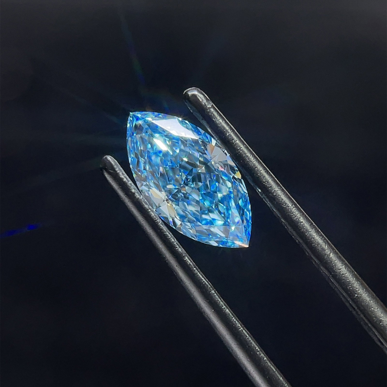 Loose Lab Diamond - IGI Marquise 1.21ct Fancy Vivid Blue VVS2: Loose Lab Diamond - IGI Marquise 1.21ct Fancy Vivid Blue VVS2 This listing features Loose Lab Diamond - IGI Marquise 1.21ct Fancy Vivid Blue VVS2. Item specifics are provided below. Item Specifics: So