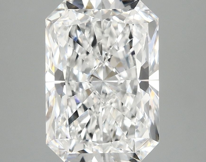 Loose Lab Diamond - IGI Radiant 3.1ct E VS1 (1 of 1)