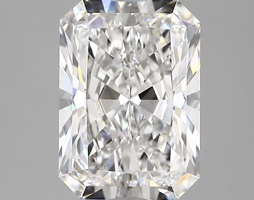Loose Lab Diamond - IGI Radiant 2.81ct E VVS2: Loose Lab Diamond - IGI Radiant 2.81ct E VVS2 This listing features Loose Lab Diamond - IGI Radiant 2.81ct E VVS2. Item specifics are provided below. Item Specifics: Source: This Is A Real Diamond