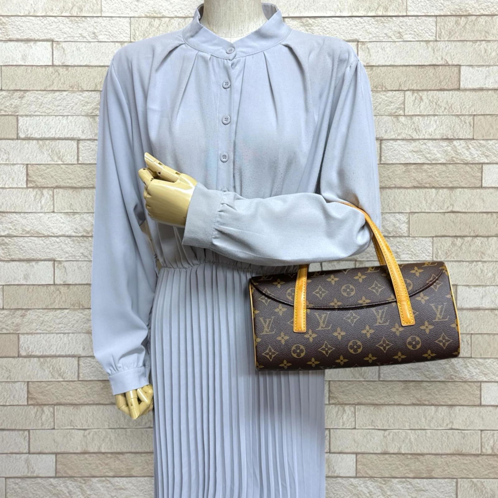 Monogram Louis Vuitton Handbag - 2