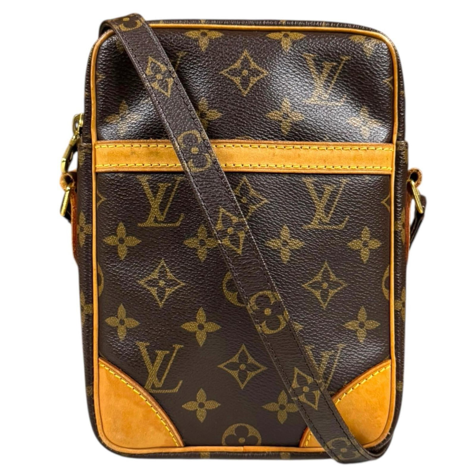 Monogram Louis Vuitton Shoulder Bag: Monogram Louis Vuitton Shoulder Bag This listing features Monogram Louis Vuitton Shoulder Bag. Item specifics are provided below. Item Specifics: Brand: Louis Vuitton Type: Shoulder Bag Material: Mono