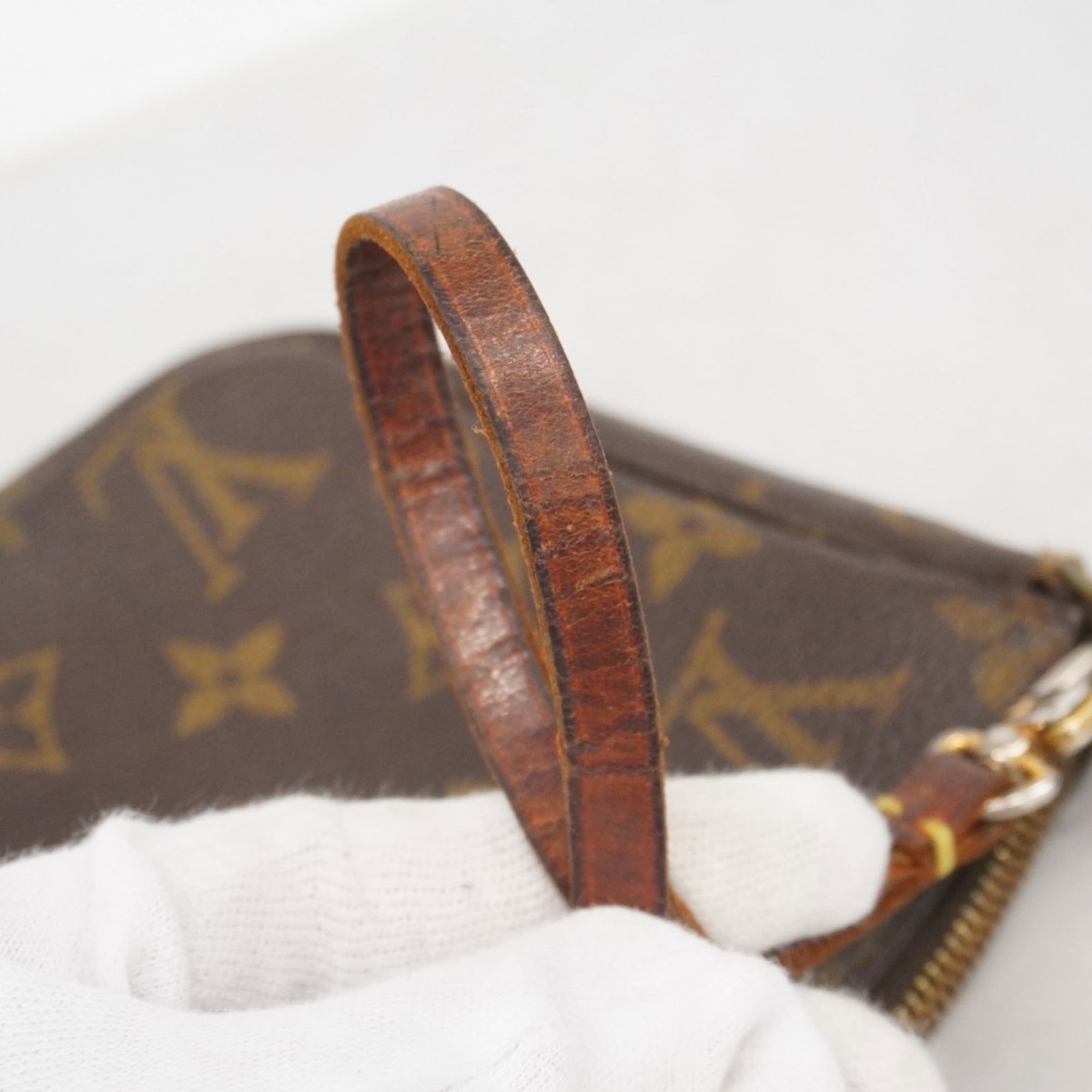 Pouch Louis Vuitton - 16