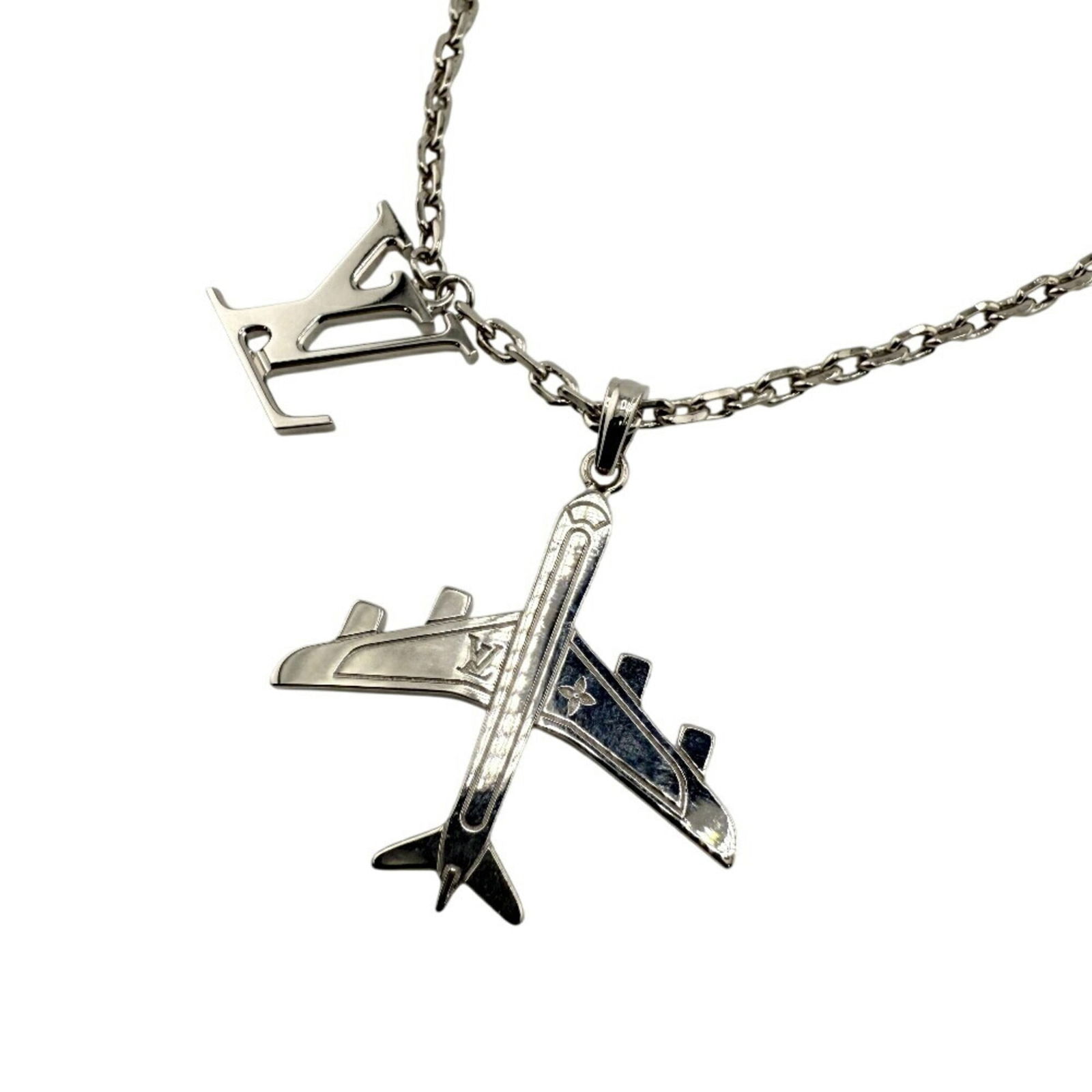 Men's - LOUIS VUITTON MP3157 LV Plane Pendant Necklace with Airplane Motif - Silver - Chain: Men's - LOUIS VUITTON MP3157 LV Plane Pendant Necklace with Airplane Motif - Silver - Chain This listing features Men's - LOUIS VUITTON MP3157 LV Plane Pendant Necklace with Airplane Motif - Silver -