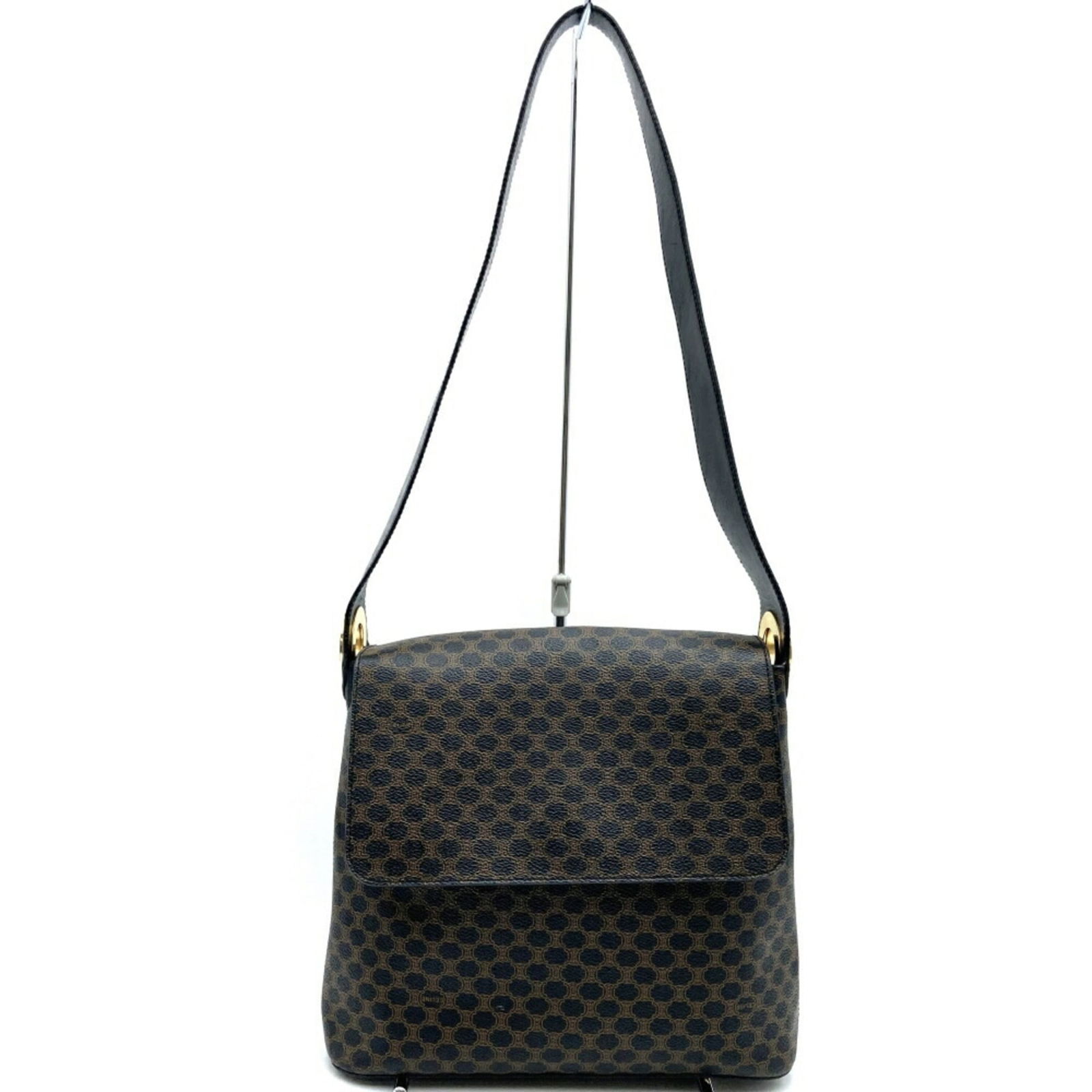 Pvc Celine Shoulder Bag: Pvc Celine Shoulder Bag This listing features Pvc Celine Shoulder Bag. Item specifics are provided below. Item Specifics: Brand: Celine Type: Shoulder Bag Material: Pvc Color: Black Closure: Magnet