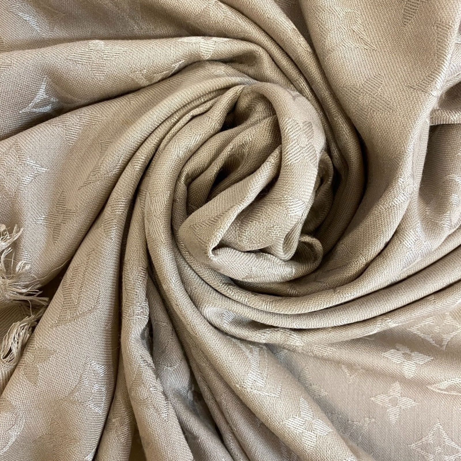 Wool - Louis Vuitton Shawl Silk (1 of 7)