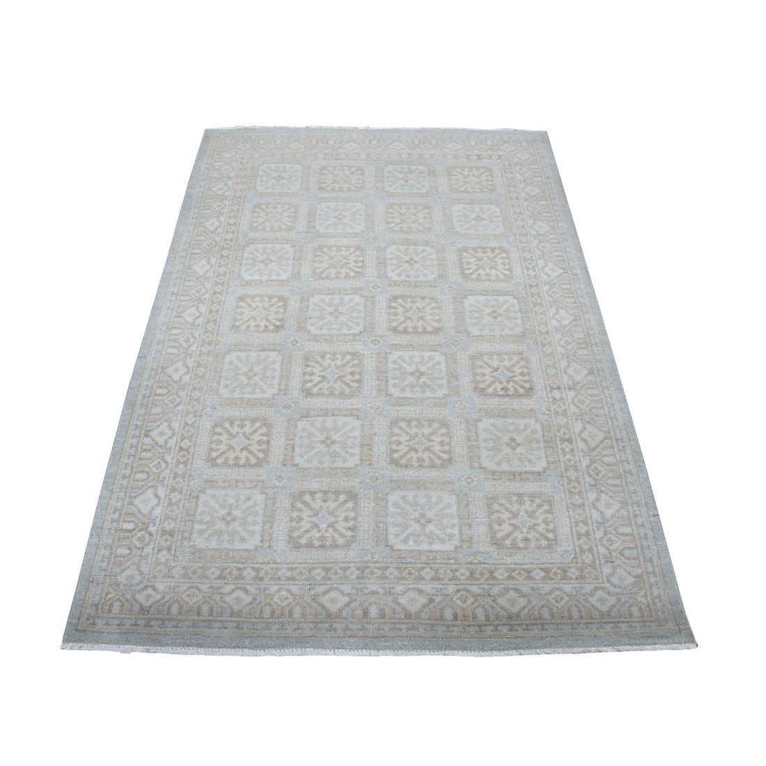 Rug 4'1"x6'1" White Wash Peshawar Mahal Design Pure Wool Hand Knotted: Rug 4'1"x6'1" White Wash Peshawar Mahal Design Pure Wool Hand Knotted This listing features Rug 4'1"x6'1" White Wash Peshawar Mahal Design Pure Wool Hand Knotted. Item specifics are provided below. 