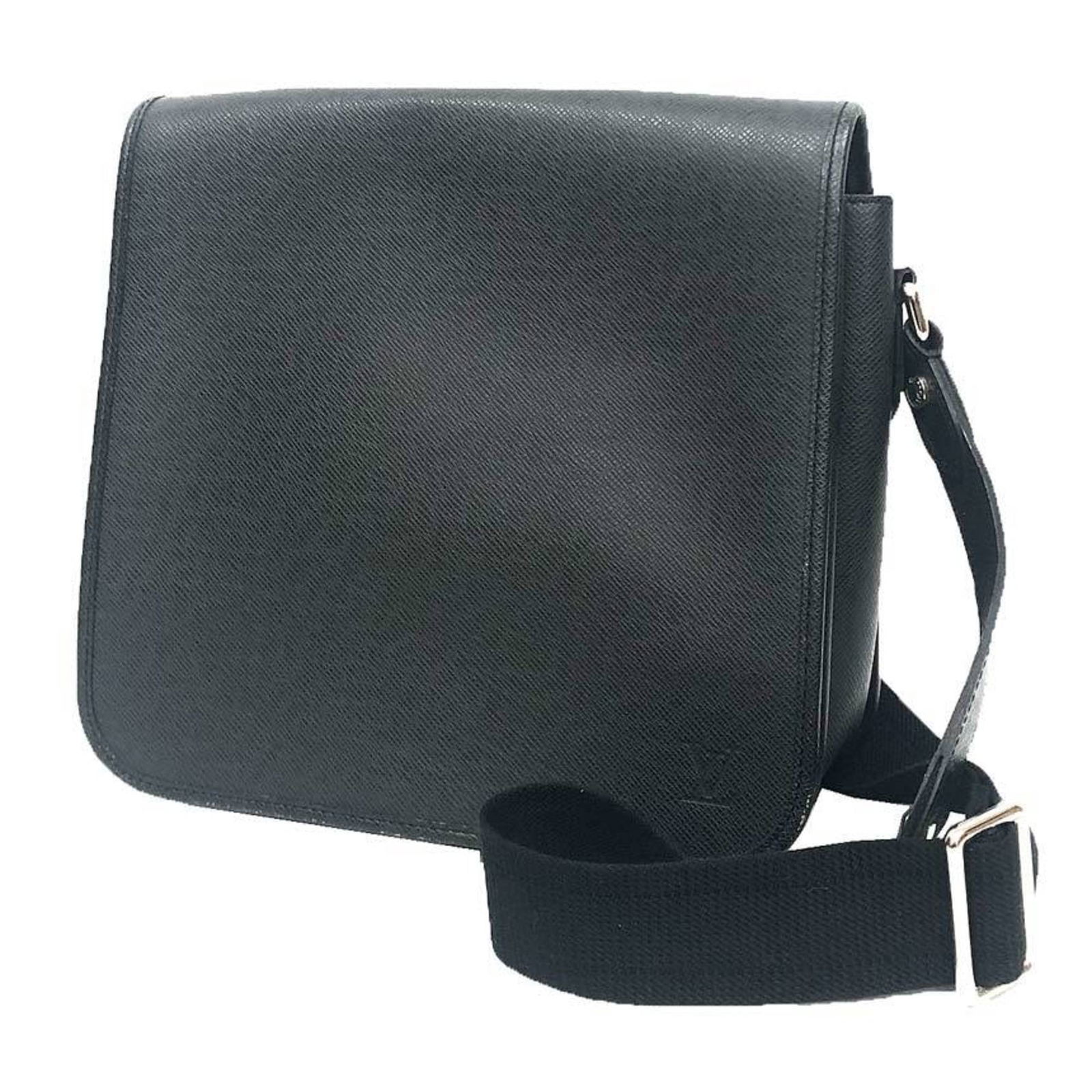 Leather Louis Vuitton Shoulder Bag Taiga: Leather Louis Vuitton Shoulder Bag Taiga This listing features Leather Louis Vuitton Shoulder Bag Taiga. Item specifics are provided below. Item Specifics: Brand: Louis Vuitton Type: Shoulder Bag