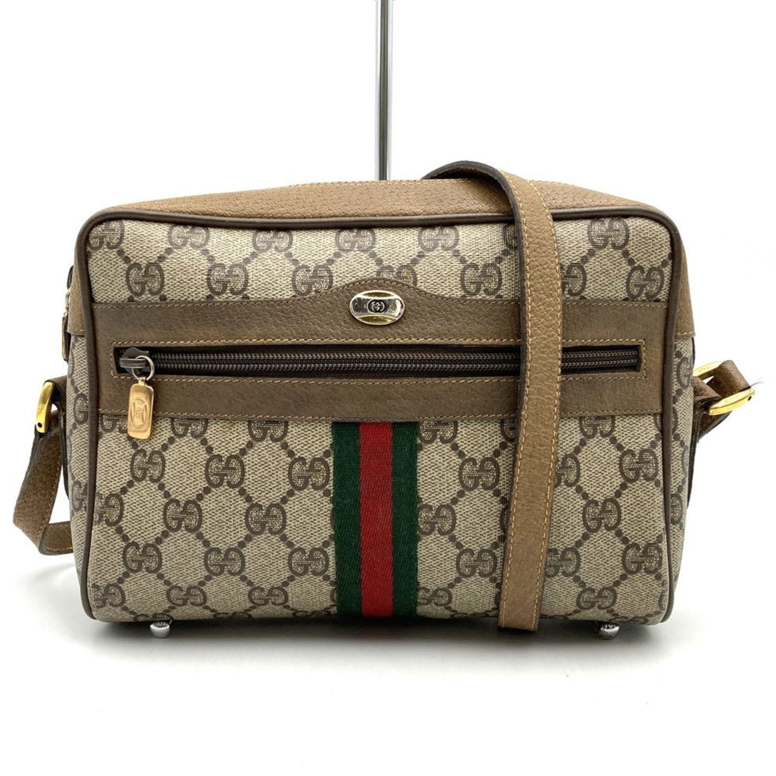 Gg Supreme - Gucci Shoulder Bag Pvc: Gg Supreme - Gucci Shoulder Bag Pvc This listing features Gg Supreme - Gucci Shoulder Bag Pvc. Item specifics are provided below. Item Specifics: Brand: Gucci Type: Shoulder Bag Material: Pvc , Gg