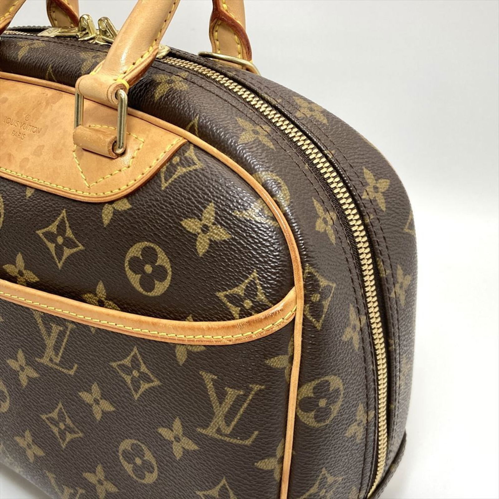 Monogram Louis Vuitton Handbag - 8