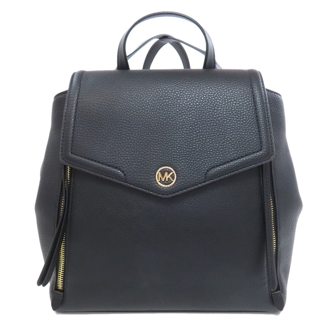 Leather Michael Kors logo Backpack ? Daypack: Leather Michael Kors logo Backpack ? Daypack This listing features Leather Michael Kors logo Backpack ? Daypack. Item specifics are provided below. Item Specifics: Brand: Michael Kors Style: