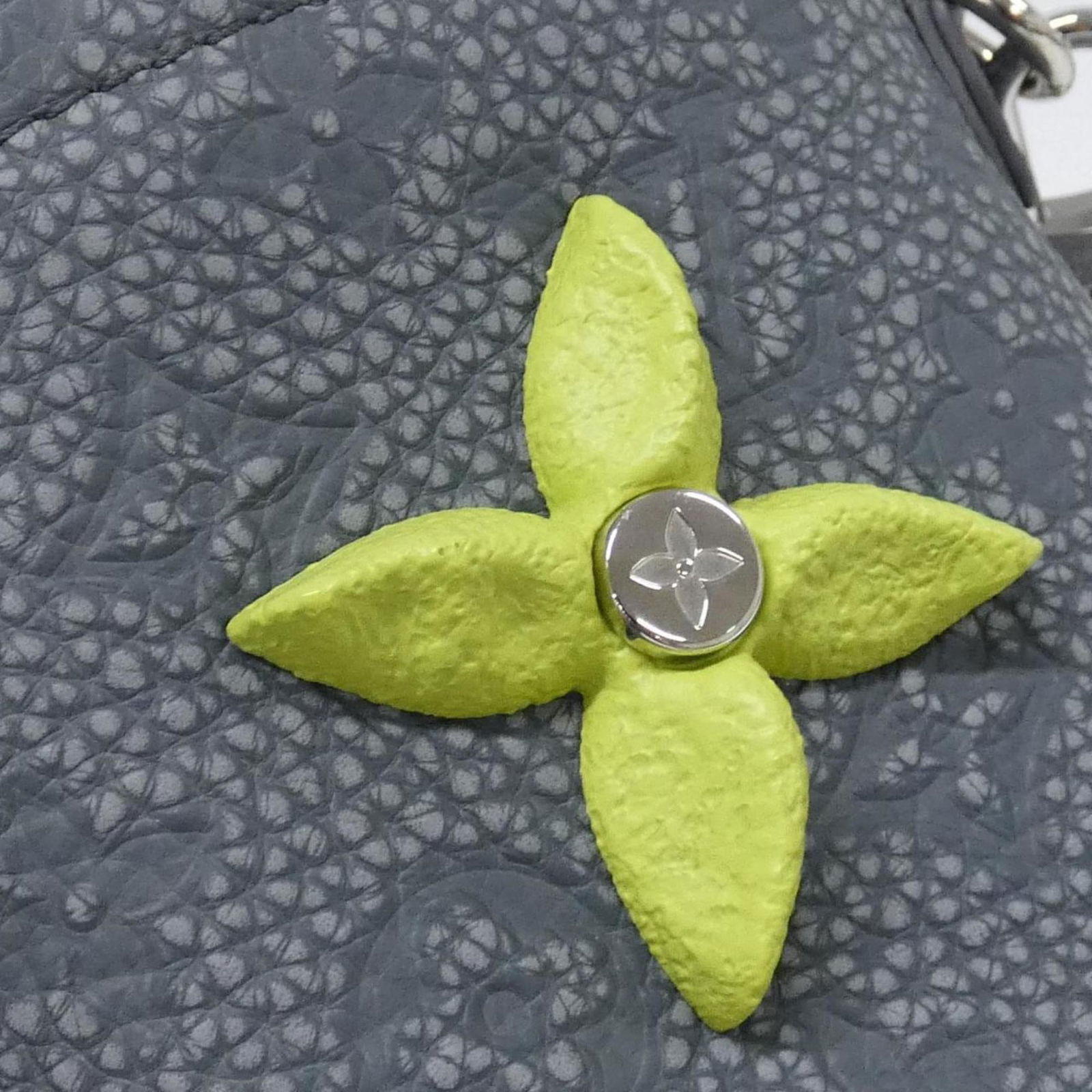 Leather Louis Vuitton Pouch - 4