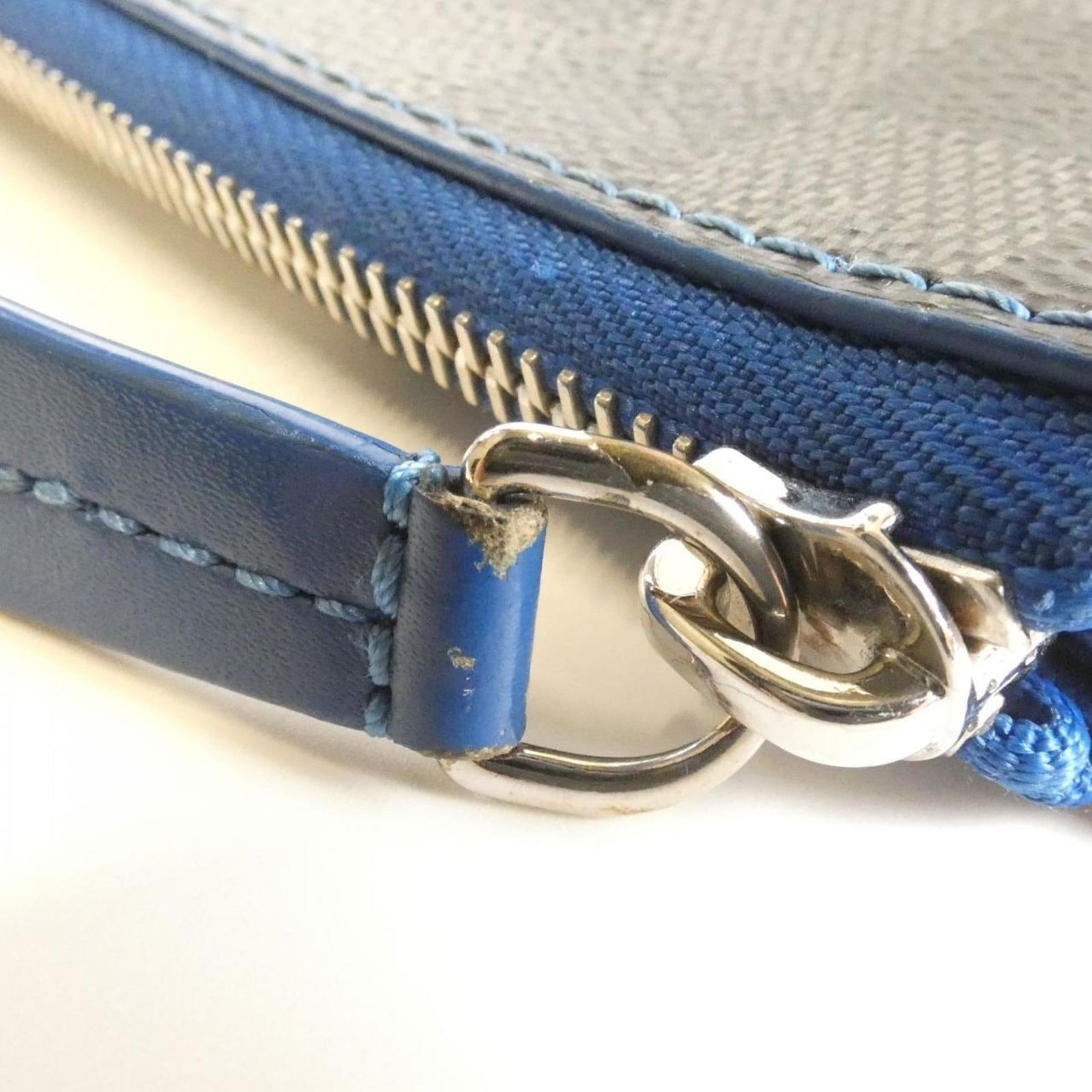 Pochette - Louis Vuitton Handbag - 4