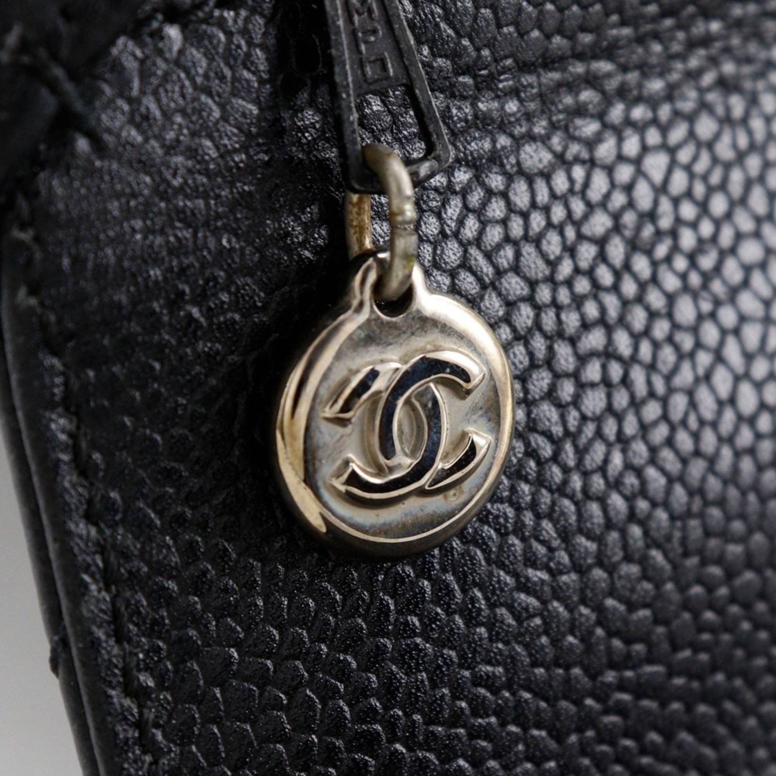 Calfskin Chanel Handbag Grained - 17