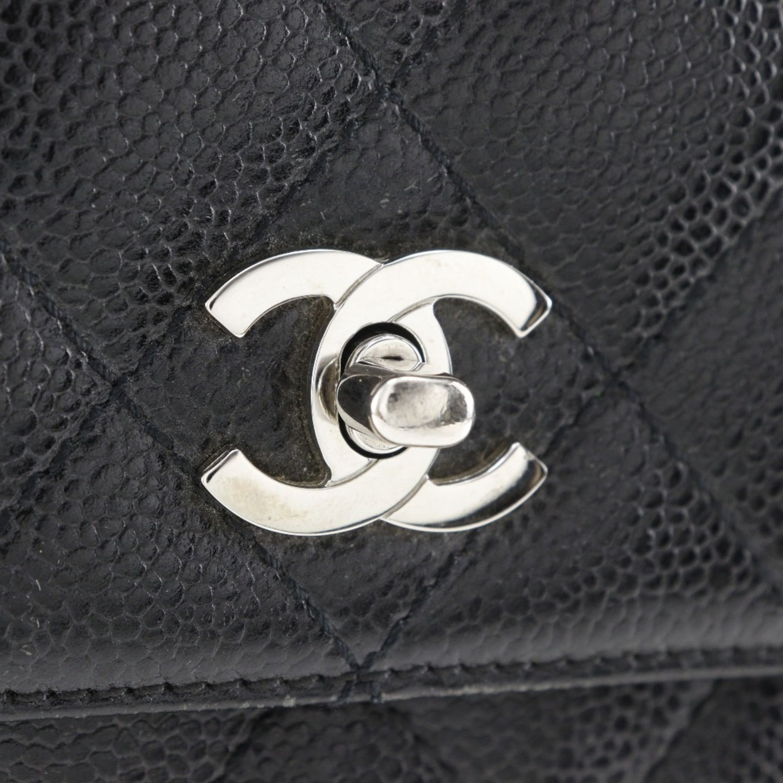 Calfskin Chanel Handbag Grained - 18