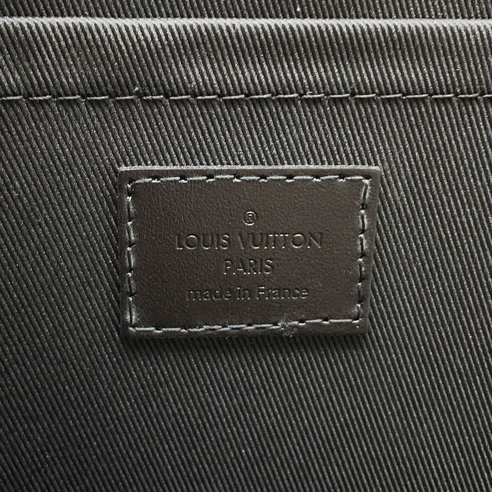 Shadow Louis Vuitton Pochette Monogram - 13