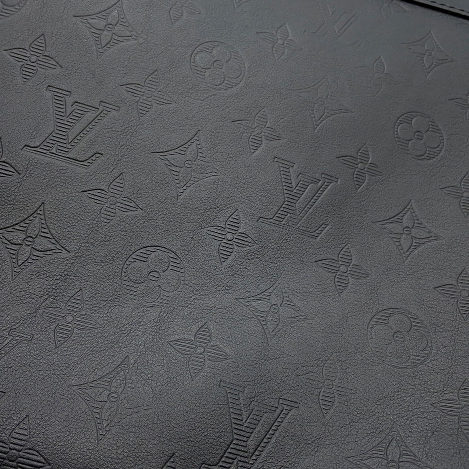 Shadow Louis Vuitton Pochette Monogram - 6