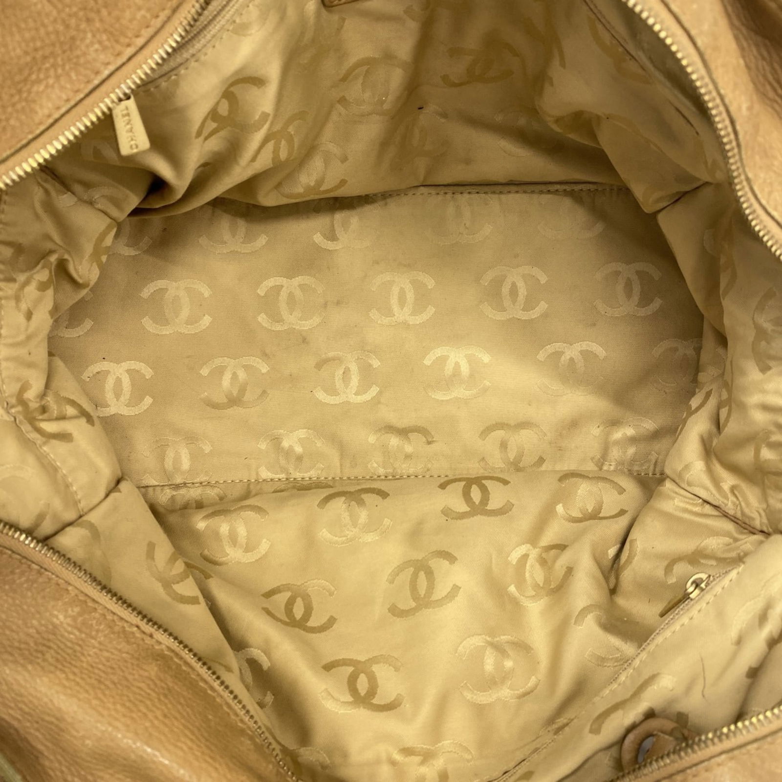 Leather Chanel Handbag - 4