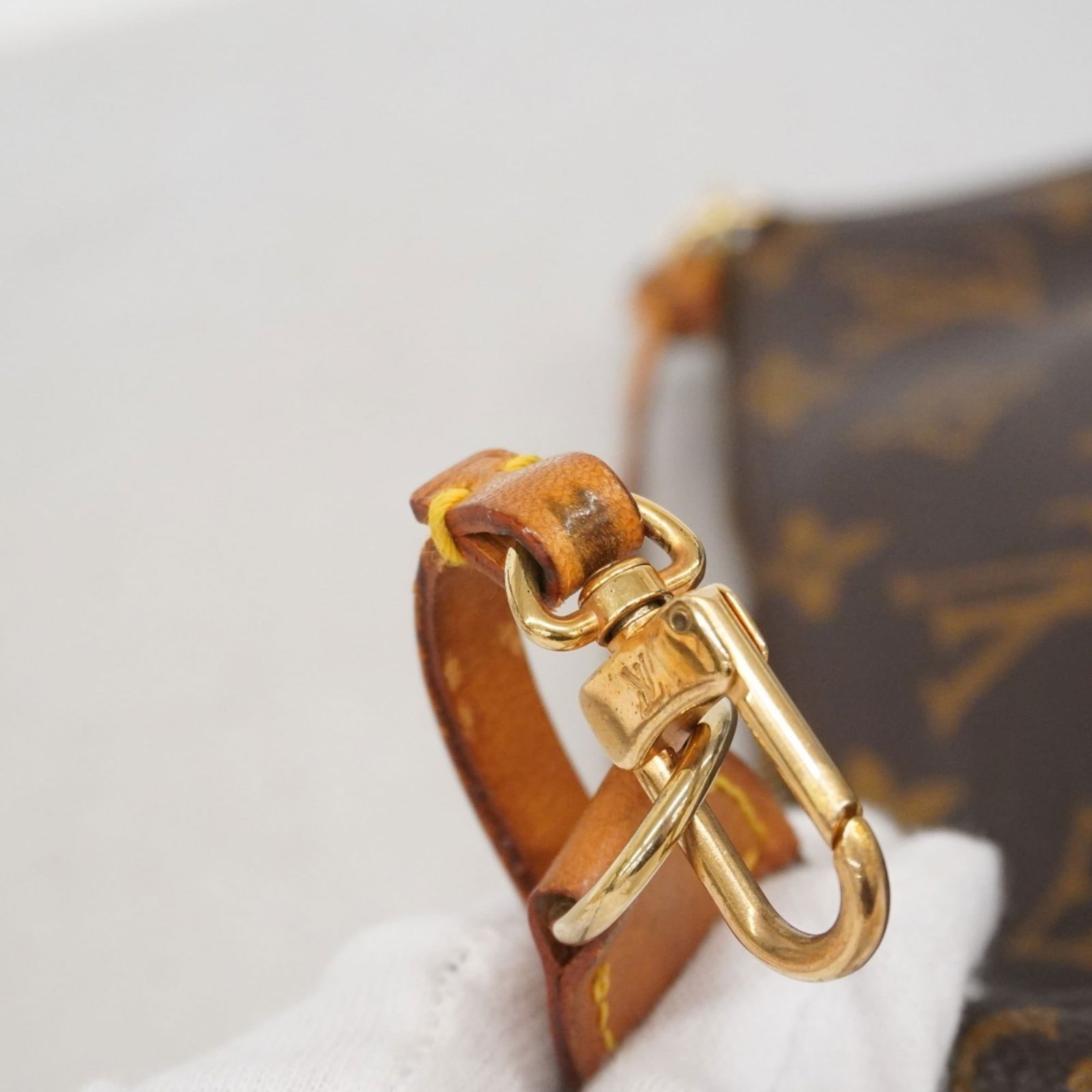 Pouch Louis Vuitton - 12