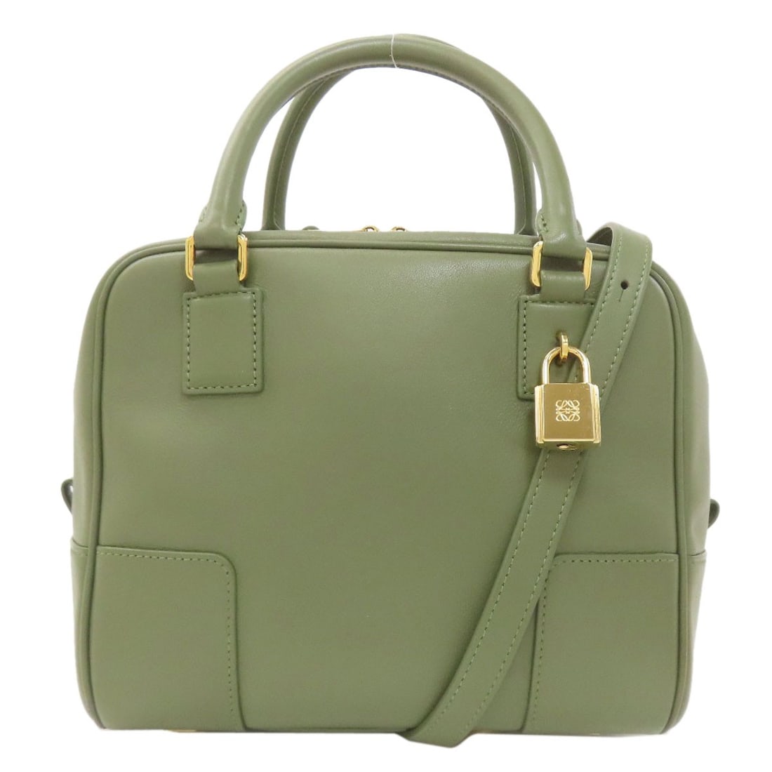 Calf LOEWE Amazona 2WAY Handbag: Calf LOEWE Amazona 2WAY Handbag This listing features Calf LOEWE Amazona 2WAY Handbag. Item specifics are provided below. Item Specifics: Brand: LOEWE Style: Handbag Exterior Material: Calf Exterior C