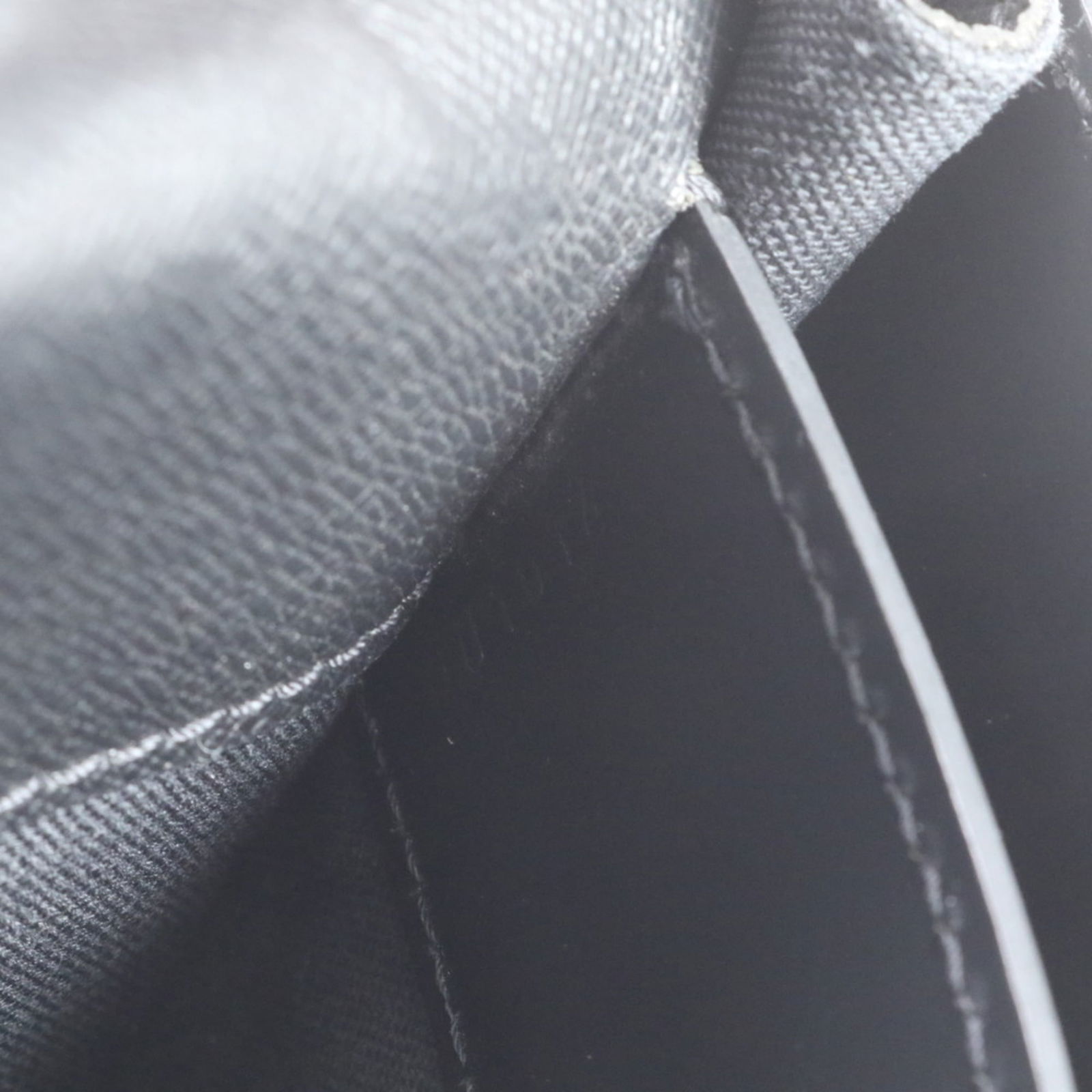 Leather Louis Vuitton Pouch - 9