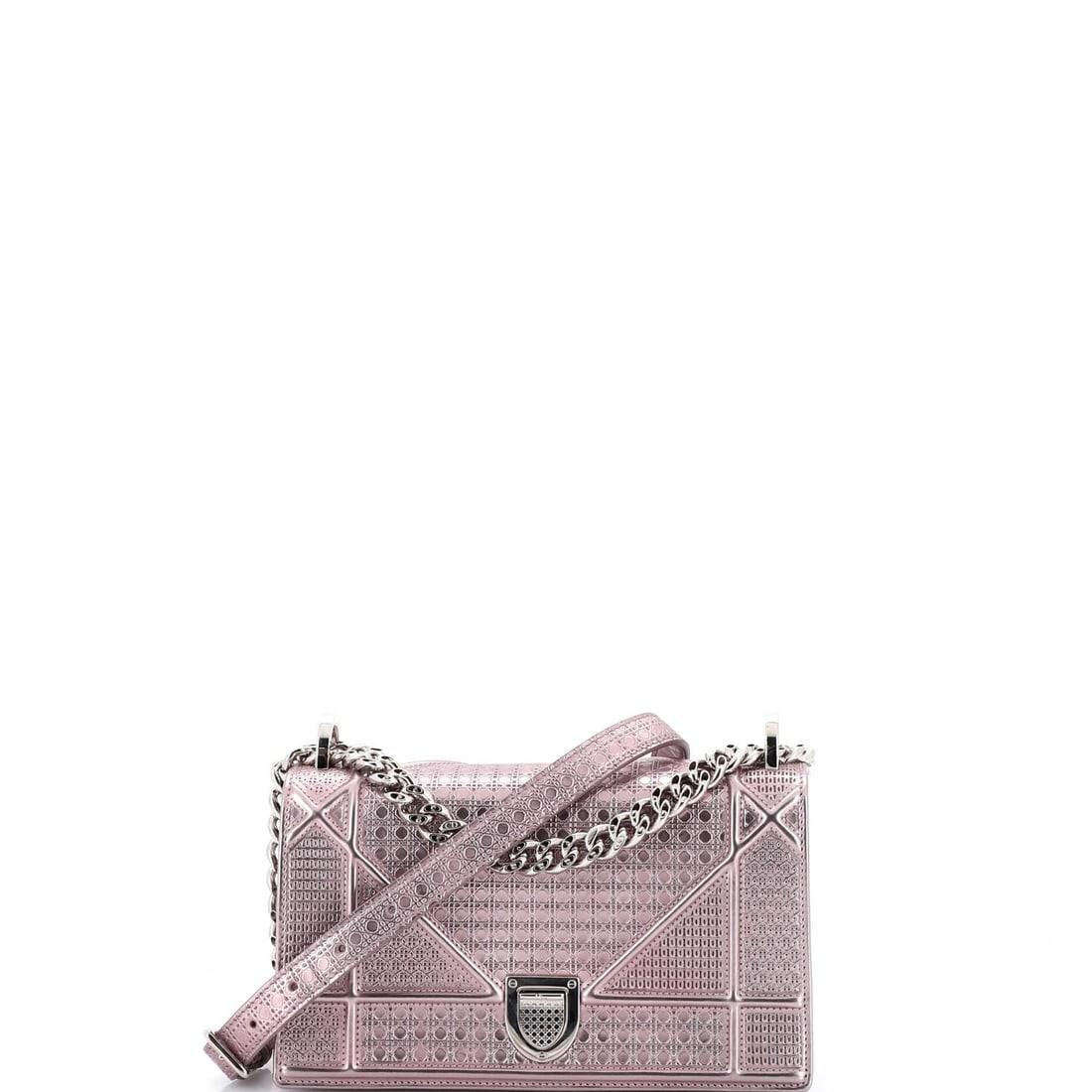 Small Christian Dior Diorama Flap Bag Cannage Embossed Calfskin: Small Christian Dior Diorama Flap Bag Cannage Embossed Calfskin This listing features Small Christian Dior Diorama Flap Bag Cannage Embossed Calfskin. Item specifics are provided below. Item