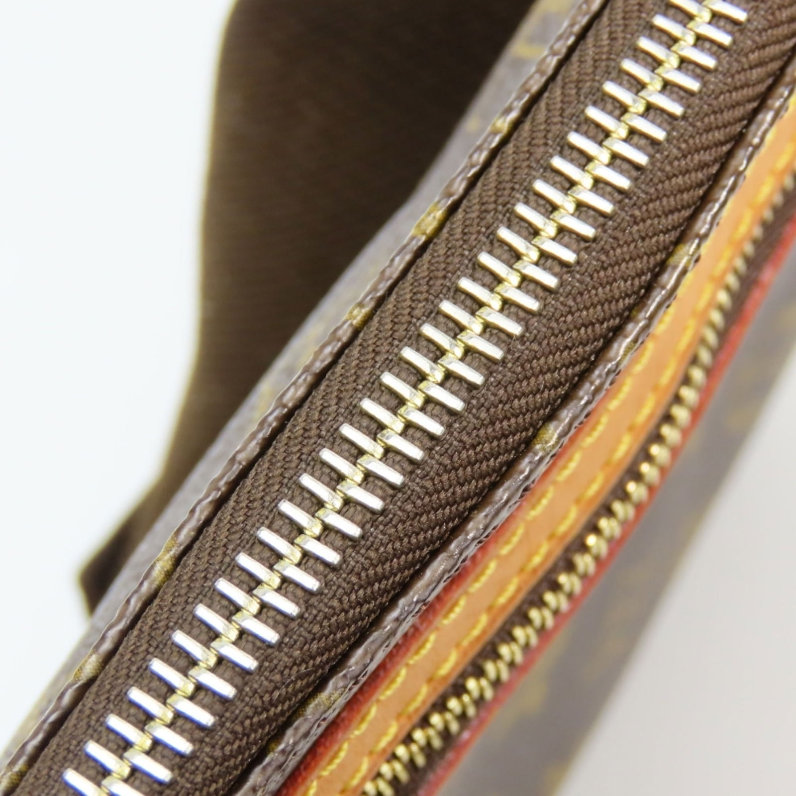 Monogram Louis Vuitton Shoulder Bag - 18