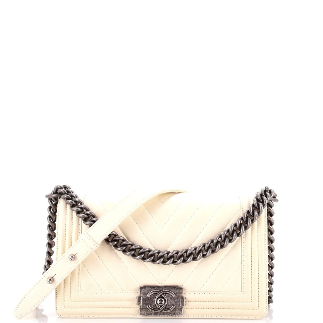 Medium Chanel Boy Flap Bag Chevron Calfskin Old: Medium Chanel Boy Flap Bag Chevron Calfskin Old This listing features Medium Chanel Boy Flap Bag Chevron Calfskin Old. Item specifics are provided below. Item Specifics: Brand: Chanel Exterior Materia