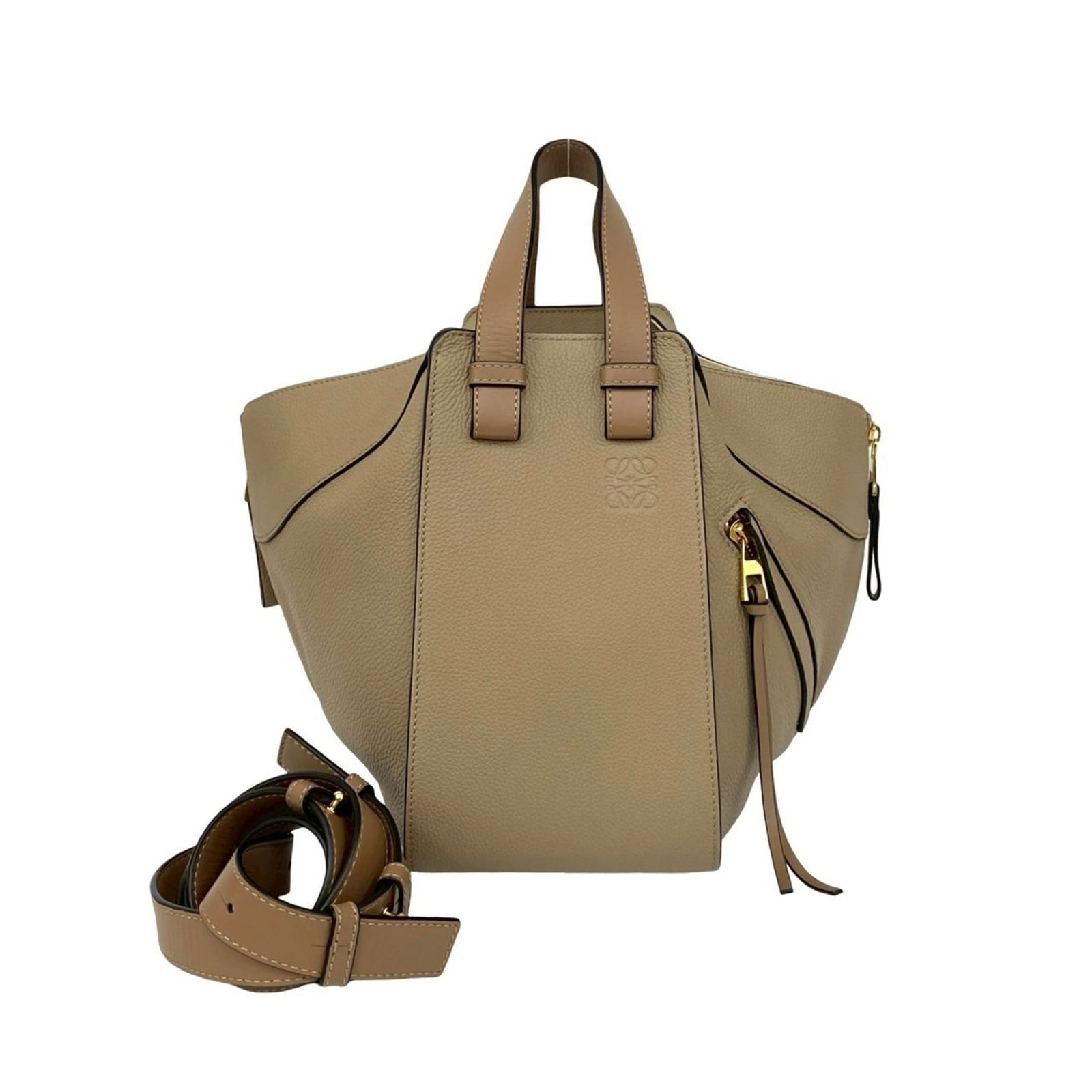 Shoulder Bag Leather - Loewe Handbag: Shoulder Bag Leather - Loewe Handbag This listing features Shoulder Bag Leather - Loewe Handbag. Item specifics are provided below. Item Specifics: Brand: Loewe Type: Handbag, Shoulder Bag Material: L