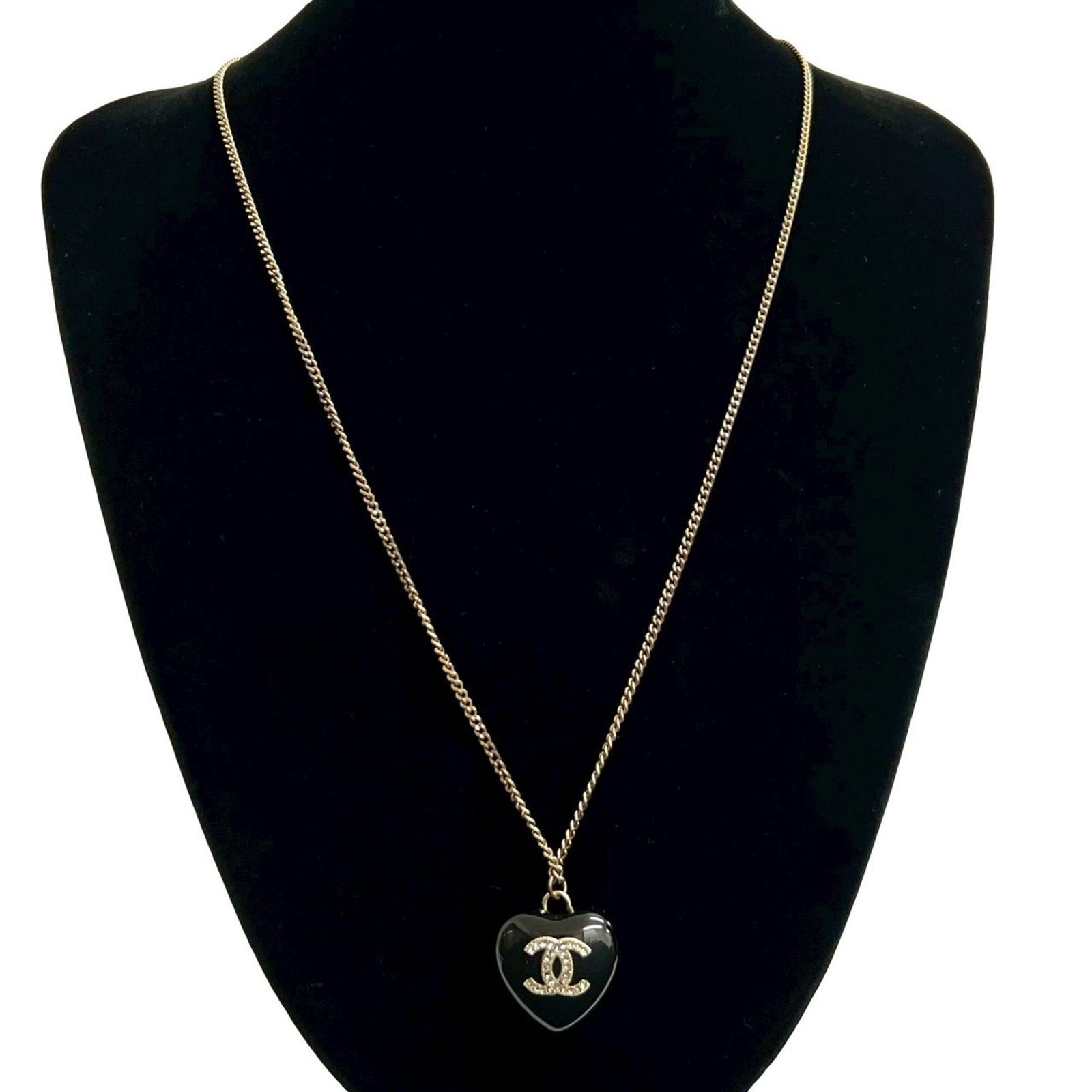 02800 - CHANEL Coco Mark Heart Motif Plastic Rhinestone GP Necklace - Black: 02800 - CHANEL Coco Mark Heart Motif Plastic Rhinestone GP Necklace - Black This listing features 02800 - CHANEL Coco Mark Heart Motif Plastic Rhinestone GP Necklace - Black. Item specifics are provid