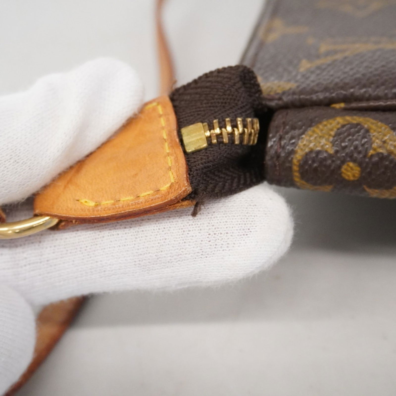 Pouch Louis Vuitton - 11