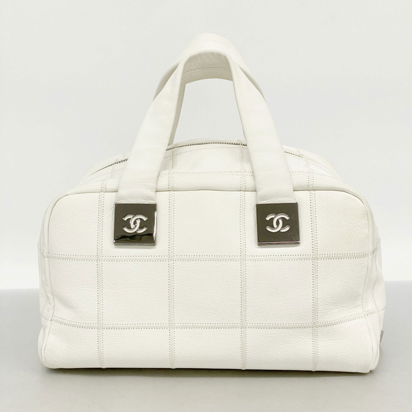 Leather Chanel Handbag - 10