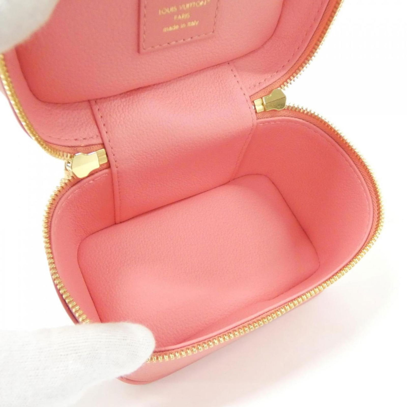 Leather Louis Vuitton Pouch - 6