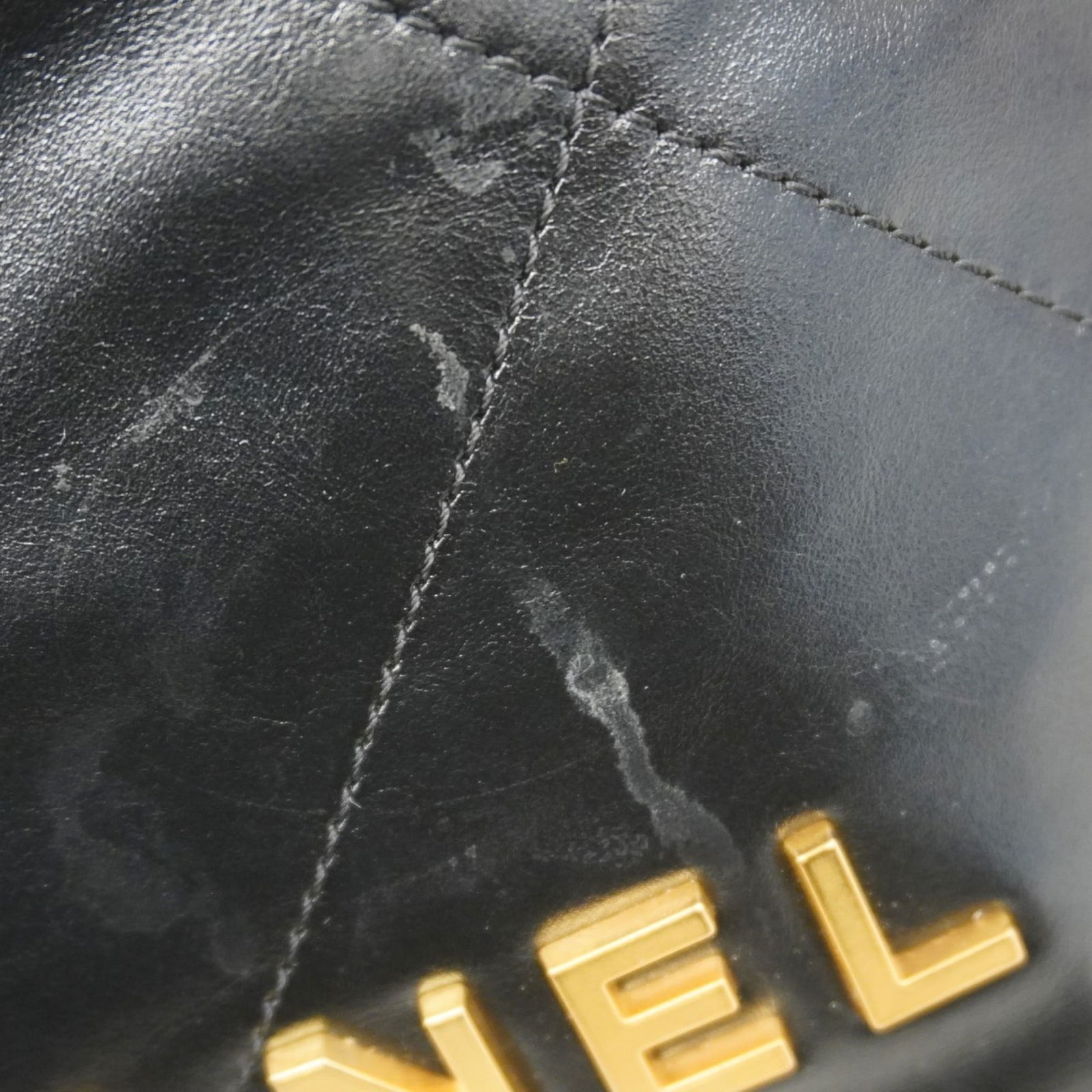 Leather Chanel Handbag - 6