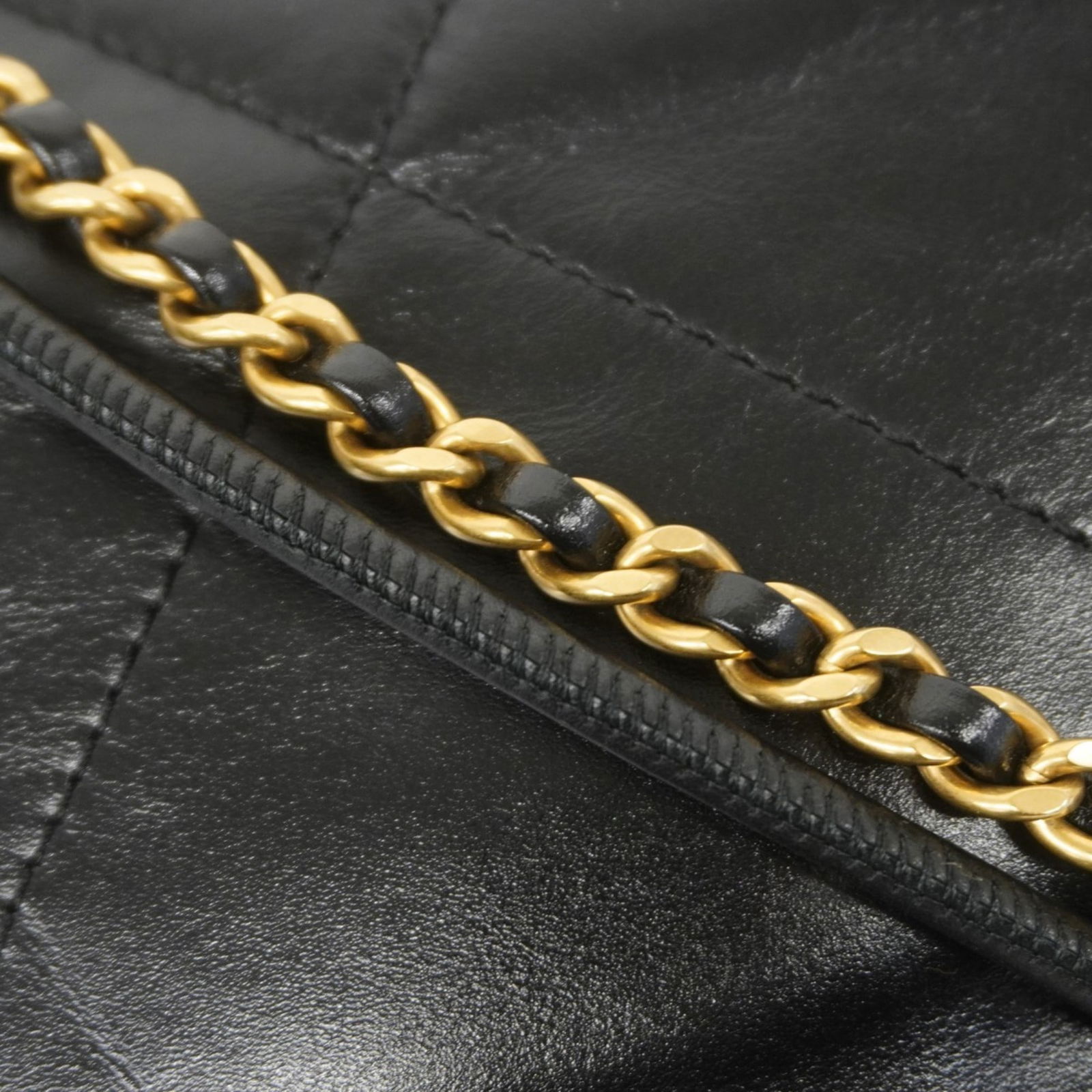 Leather Chanel Handbag - 9