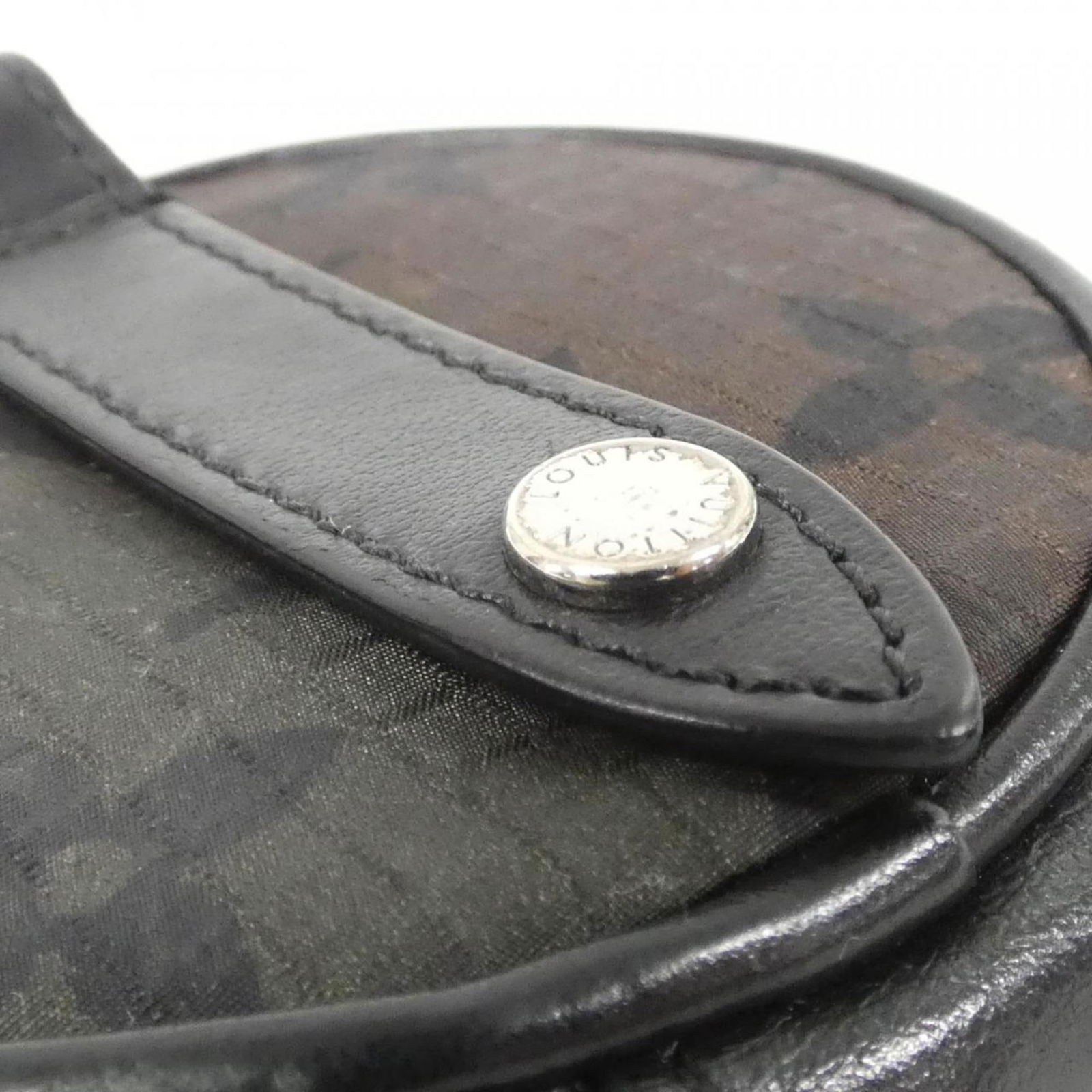 Nylon Louis Vuitton Pouch - 6