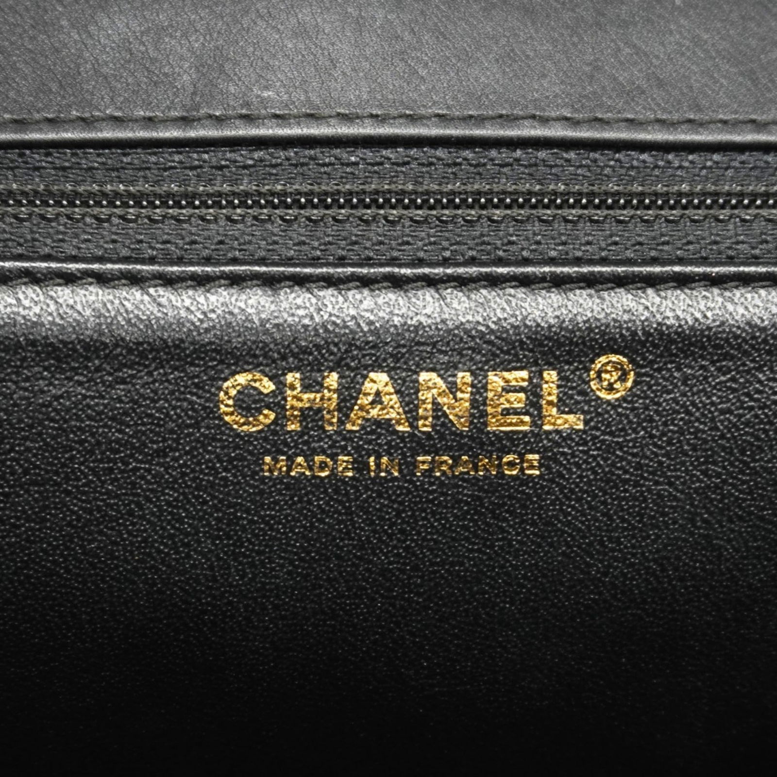 Leather Chanel Handbag - 5