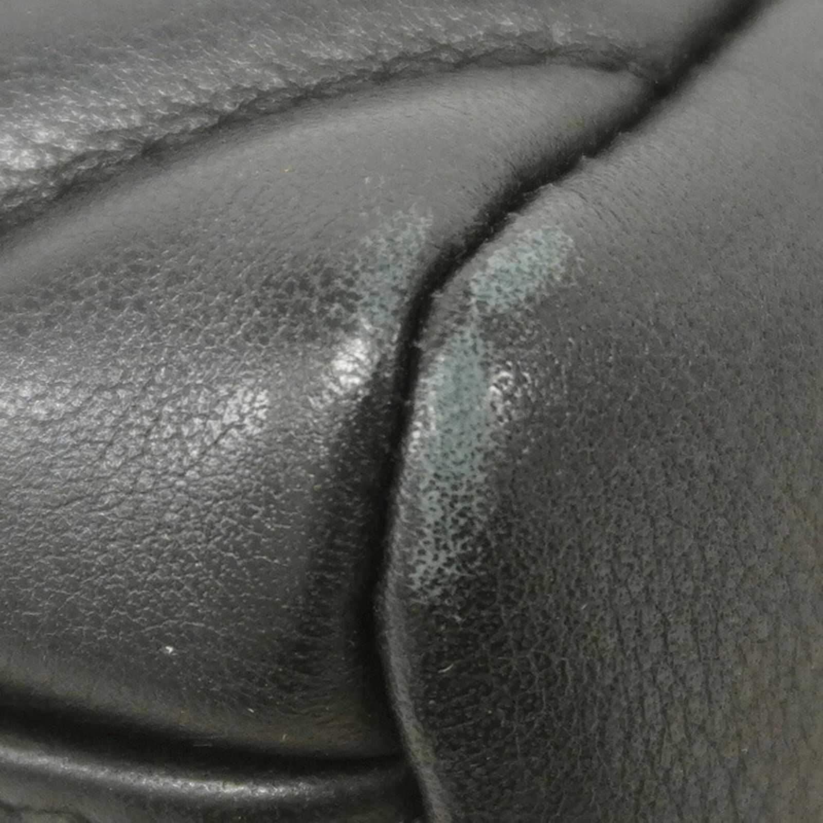 Leather Chanel Handbag - 6