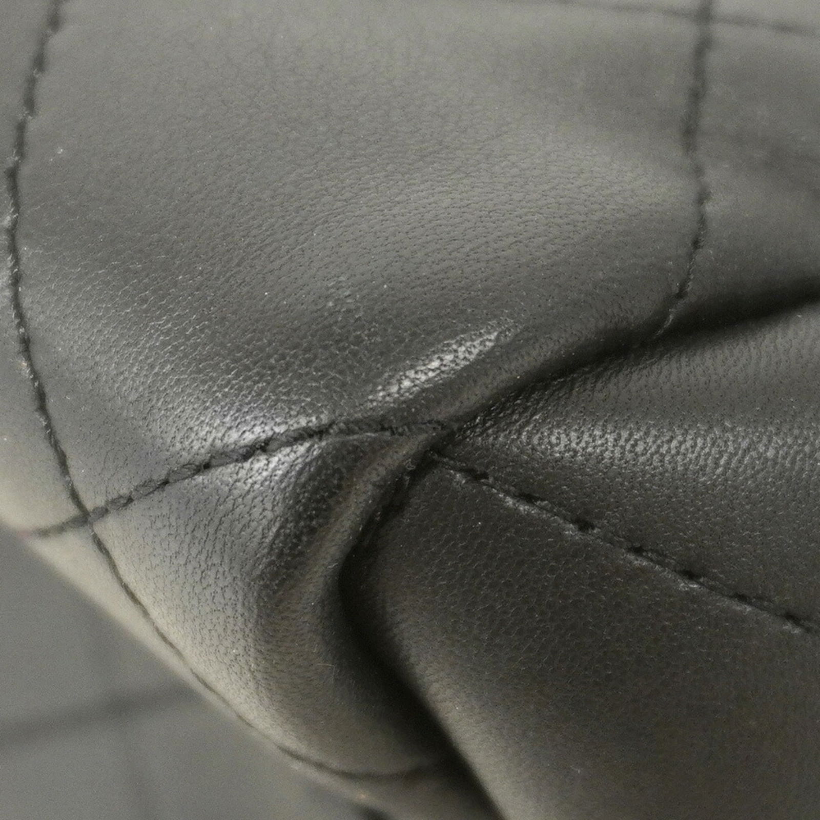 Leather Chanel Handbag - 6