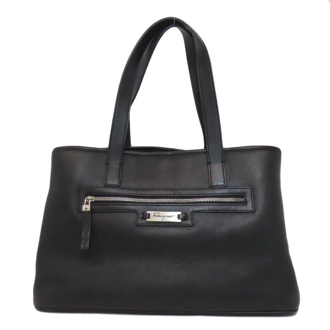 Calf Salvatore Ferragamo logo Tote Bag: Calf Salvatore Ferragamo logo Tote Bag This listing features Calf Salvatore Ferragamo logo Tote Bag. Item specifics are provided below. Item Specifics: Brand: Salvatore Ferragamo Style: Tote Bag Exter