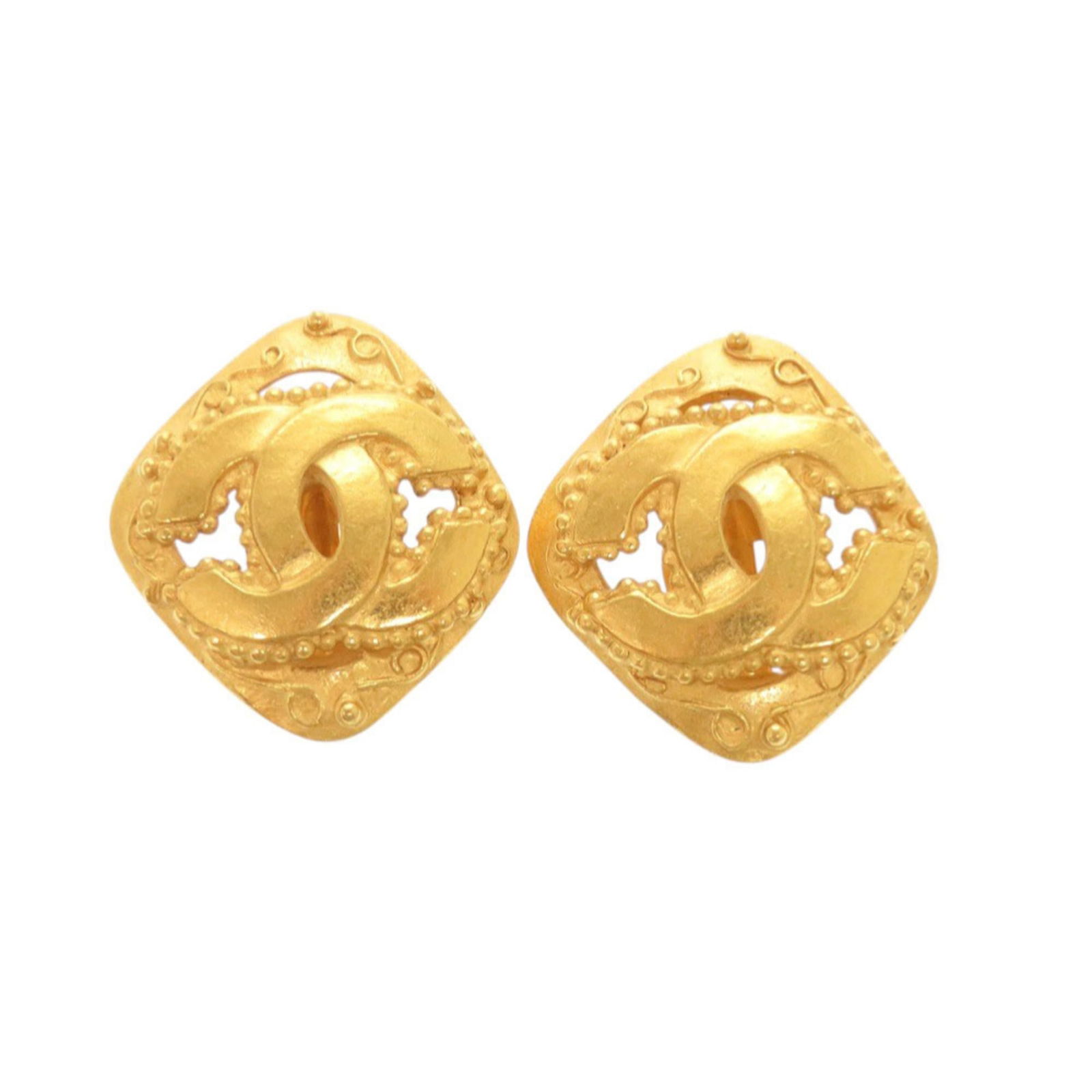 Metal Chanel Clip Earrings: Metal Chanel Clip Earrings This listing features Metal Chanel Clip Earrings. Item specifics are provided below. Item Specifics: Brand: Chanel Type: Clip Earrings Gender: Women Material: Metal Color: