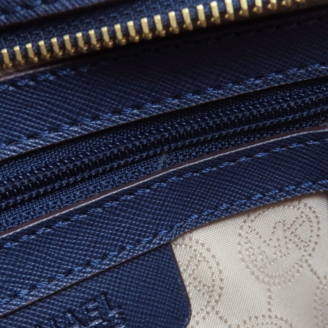 PVC Michael Kors logo Shoulder Bag - 8