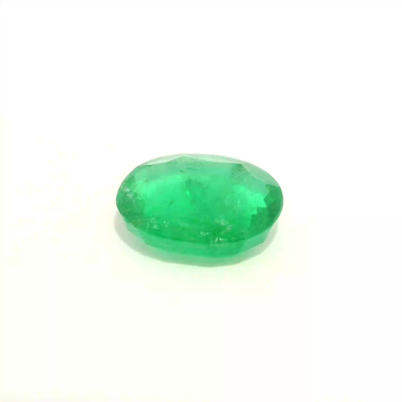 Loose Emerald Gemstone - Oval 2.47ct Green MI: Loose Emerald Gemstone - Oval 2.47ct Green MI This listing features Loose Emerald Gemstone - Oval 2.47ct Green MI. Item specifics are provided below. Item Specifics: Type: Emerald Carat: 2.47 Cut: