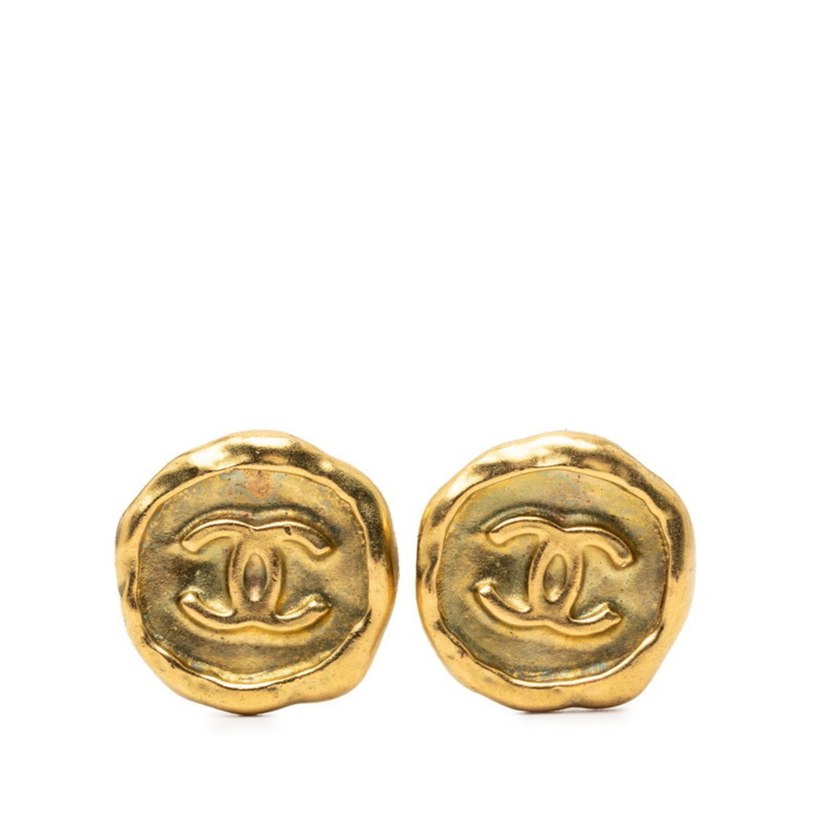Plating Chanel Clip Earrings Gold: Plating Chanel Clip Earrings Gold This listing features Plating Chanel Clip Earrings Gold. Item specifics are provided below. Item Specifics: Brand: Chanel Type: Clip Earrings Gender: Women