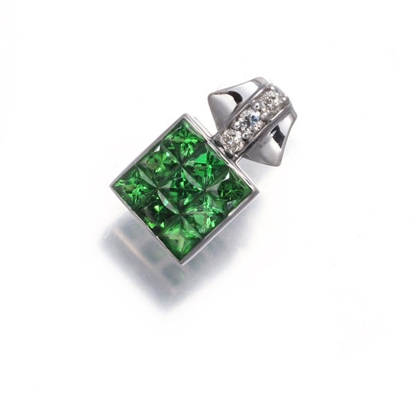 Gold Green Garnet 0.64Ct Diamond 0.05Ct Pendant 18K 750 White (1 of 4)