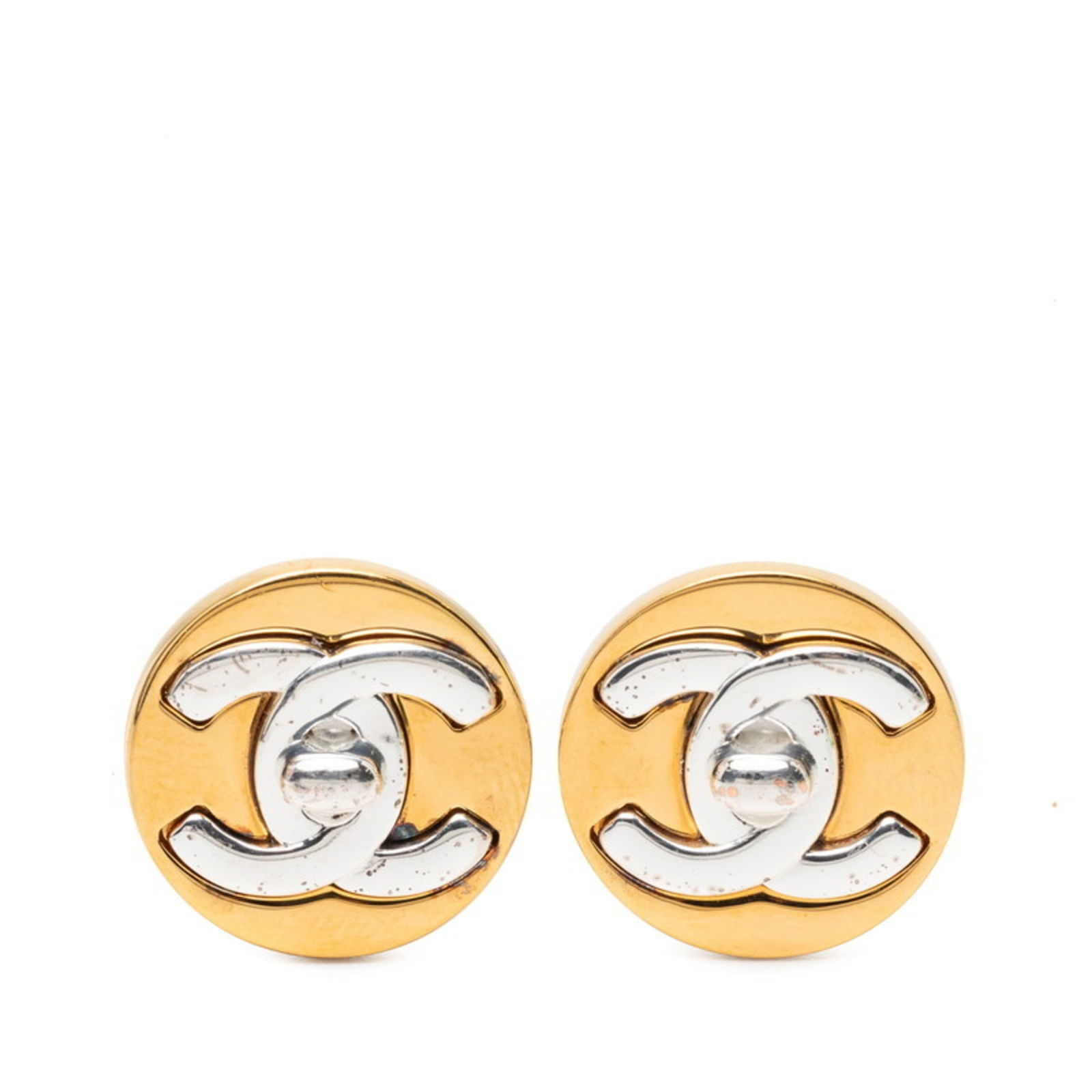 Metal - Chanel Clip Earrings Gold Plating: Metal - Chanel Clip Earrings Gold Plating This listing features Metal - Chanel Clip Earrings Gold Plating. Item specifics are provided below. Item Specifics: Brand: Chanel Type: Clip Earrings Gender: