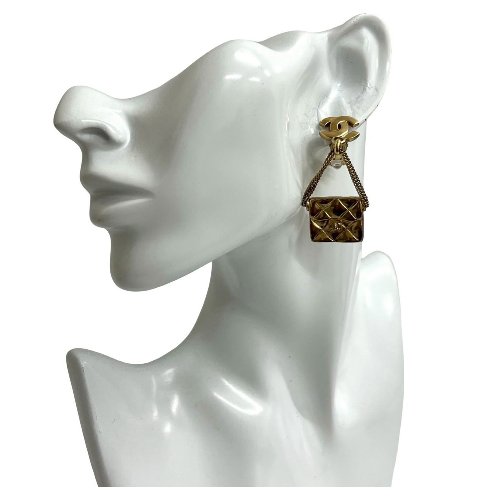 Plating Chanel Clip Earrings Gold: Plating Chanel Clip Earrings Gold This listing features Plating Chanel Clip Earrings Gold. Item specifics are provided below. Item Specifics: Brand: Chanel Type: Clip Earrings Gender: Women Material: