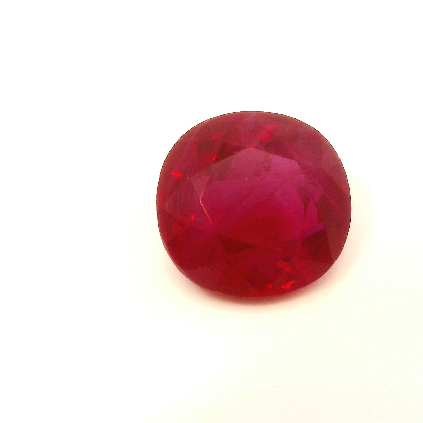 Loose Ruby Gemstone - GIA Cushion 3.0ct Red SI: Loose Ruby Gemstone - GIA Cushion 3.0ct Red SI This listing features Loose Ruby Gemstone - GIA Cushion 3.0ct Red SI. Item specifics are provided below. Item Specifics: Type: Ruby Carat: 3.0 Cut:
