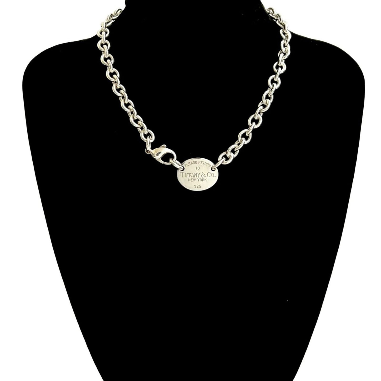 1526b - TIFFANY & Co. Tiffany Return to Oval Necklace - 925 Sterling Silver - Chain Pendant: 1526b - TIFFANY & Co. Tiffany Return to Oval Necklace - 925 Sterling Silver - Chain Pendant This listing features 1526b - TIFFANY & Co. Tiffany Return to Oval Necklace - 925 Sterling Silver - Chain