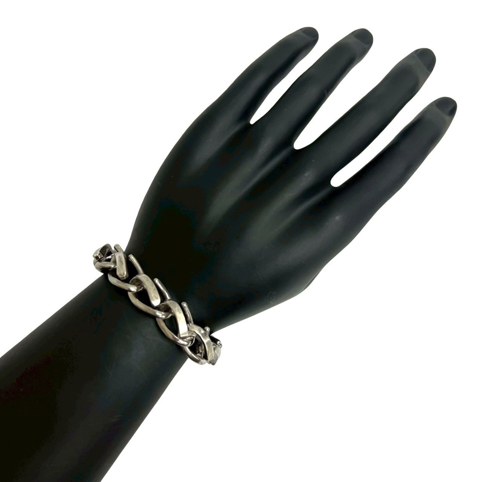 925 Tiffany Charm Bracelet Silver: 925 Tiffany Charm Bracelet Silver This listing features 925 Tiffany Charm Bracelet Silver. Item specifics are provided below. Item Specifics: Brand: Tiffany Type: Charm Bracelet Gender: Women