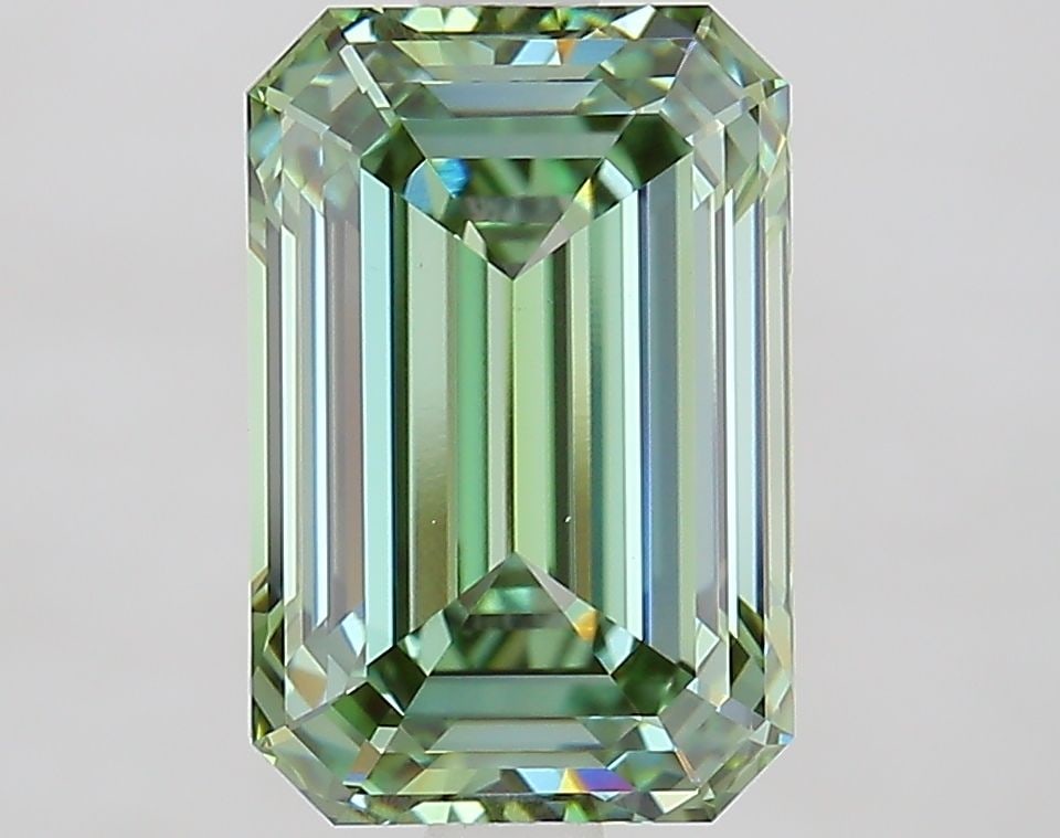 Loose Lab Diamond - IGI Emerald 3.1ct Fancy Vivid Green VVS2: Loose Lab Diamond - IGI Emerald 3.1ct Fancy Vivid Green VVS2 This listing features Loose Lab Diamond - IGI Emerald 3.1ct Fancy Vivid Green VVS2. Item specifics are provided below. Item Specifics: